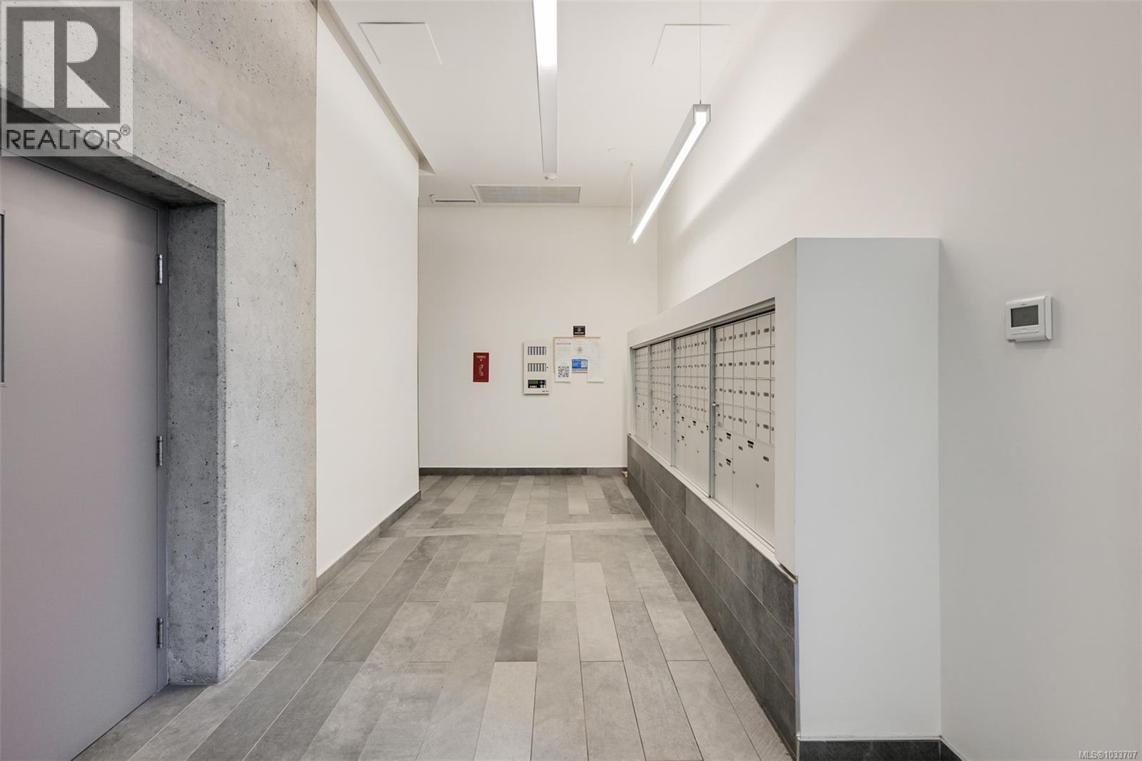 #301 989 Johnson St - 44