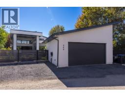 5pc Ensuite bath - 364 Christleton Avenue, Kelowna, BC V1Y5H7 Photo 8