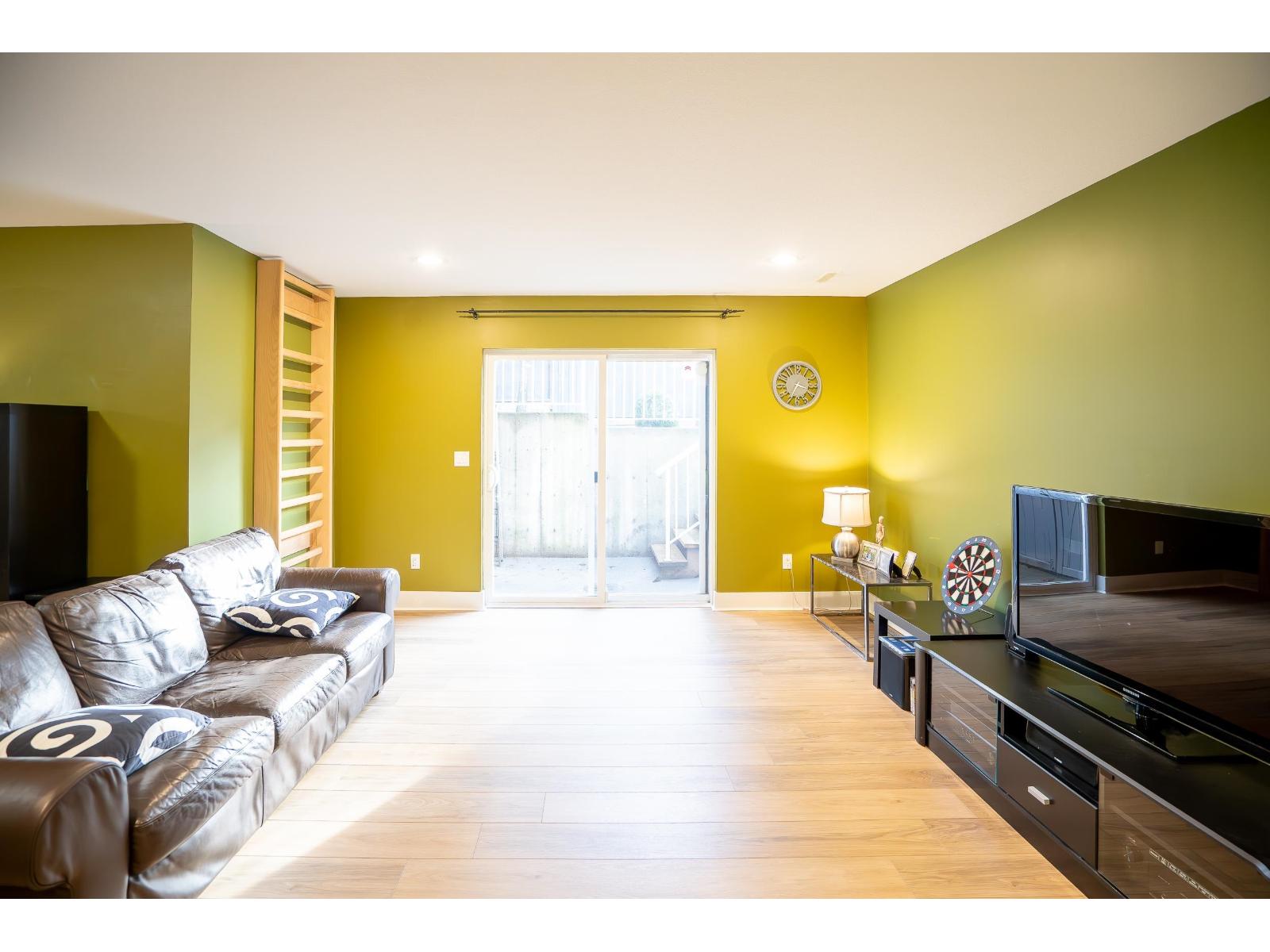 4 Bed, 4 Bath House for Sale in Surrey – 17916 71 AVENUE, Surrey - Image 3