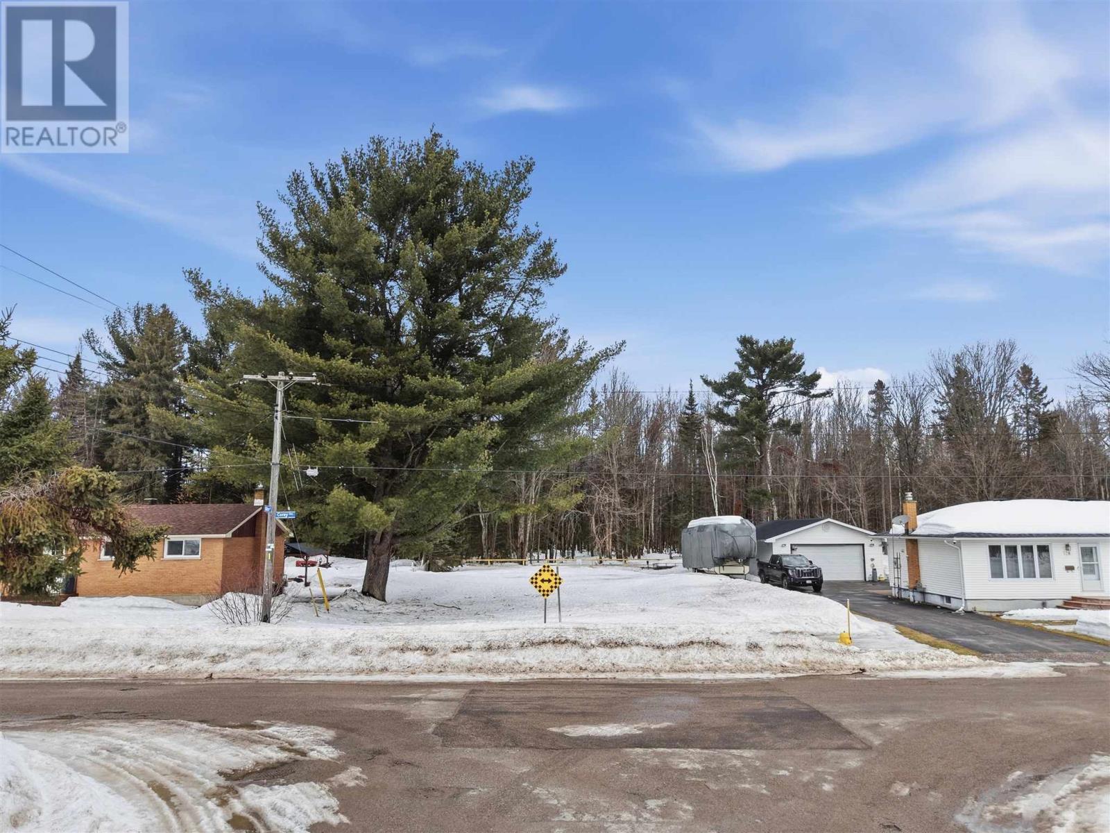 72 Corey AVE