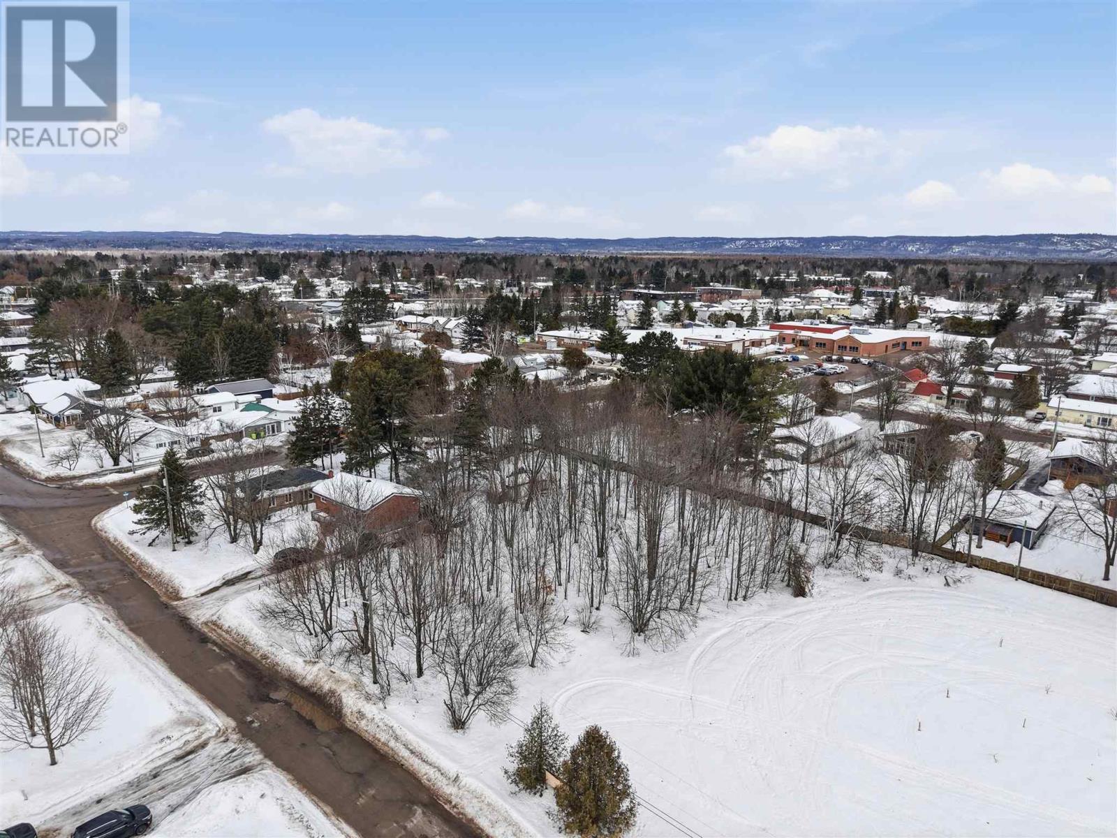84-94 Park ST, Sault Ste. Marie, Ontario, P6A5G9 — Photo 2