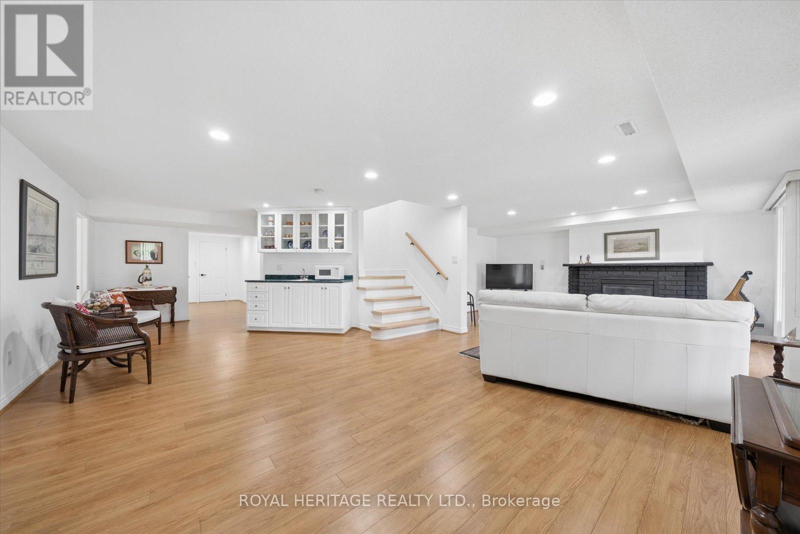 38 BRIAR GATE WAY - 30