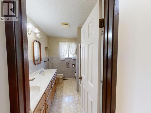 4688 FERNWOOD AVE - 10
