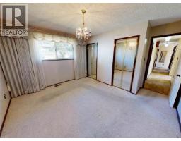 Bedroom - 4688 Fernwood Ave, Powell River, BC V8A3L6 Photo 11