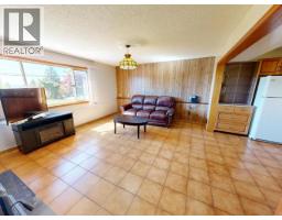 Bedroom - 4688 Fernwood Ave, Powell River, BC V8A3L6 Photo 12