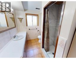 Bedroom - 4688 Fernwood Ave, Powell River, BC V8A3L6 Photo 15