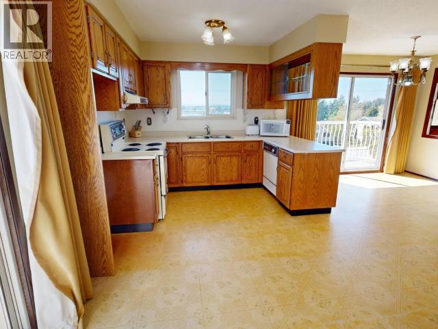 4688 FERNWOOD AVE - 5