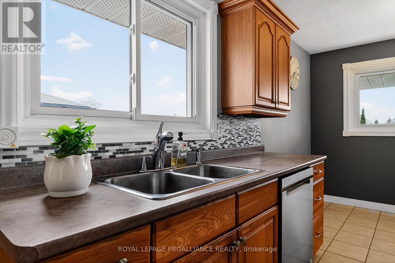 15 GEARIN STREET - 24