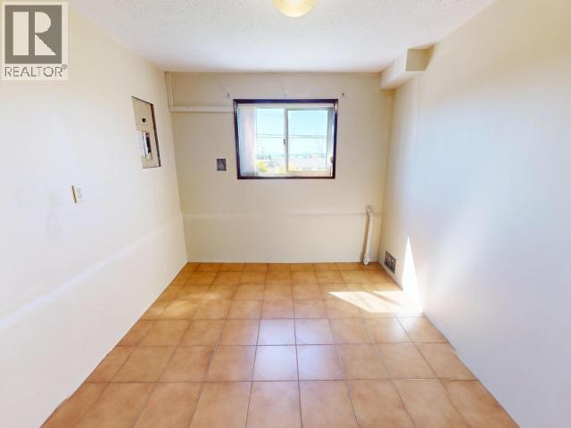 4688 FERNWOOD AVE - 19