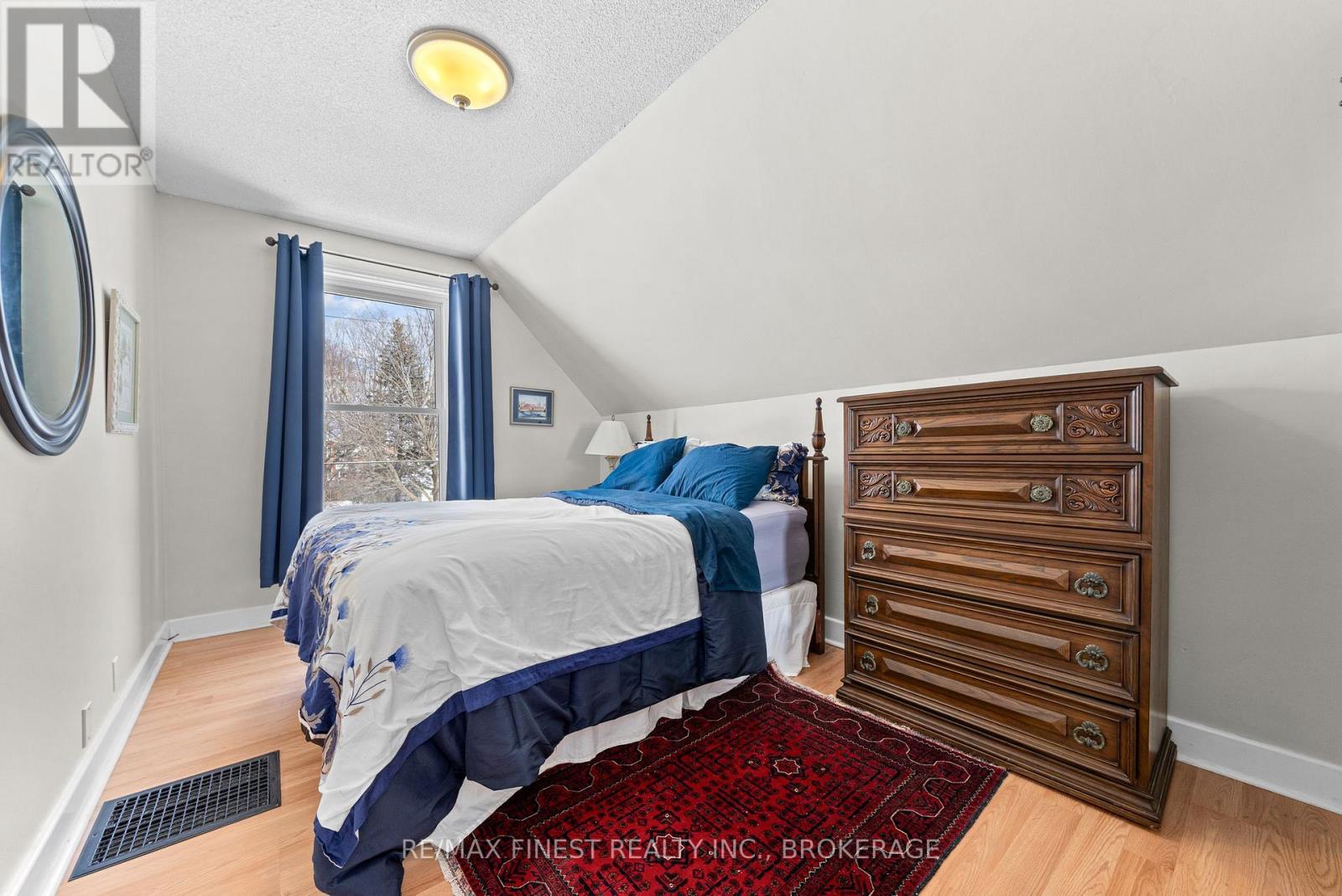 21 CENTRE STREET - 22