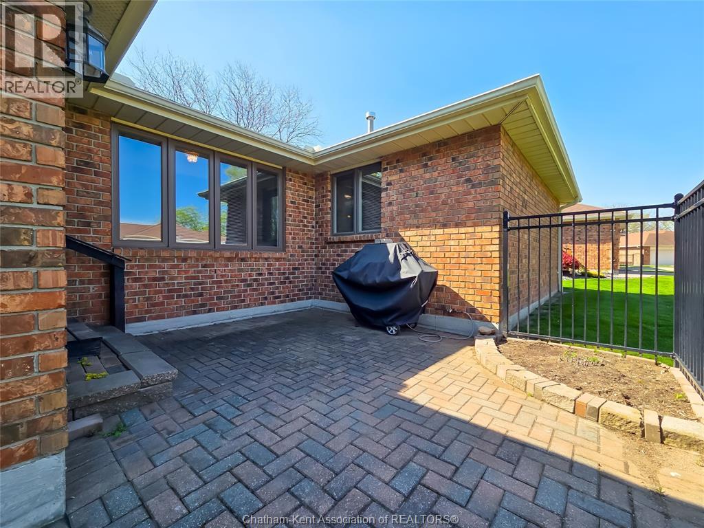 21 Earl DRIVE - 2