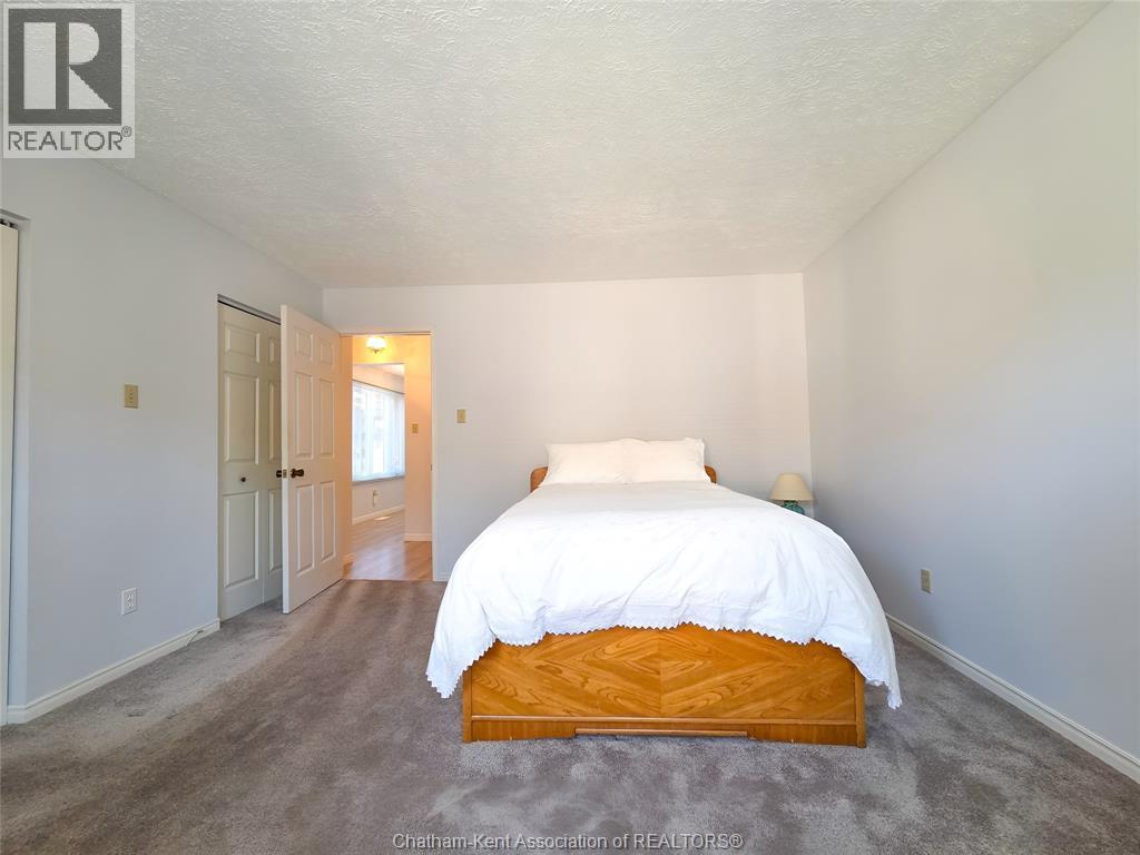 21 Earl DRIVE - 24