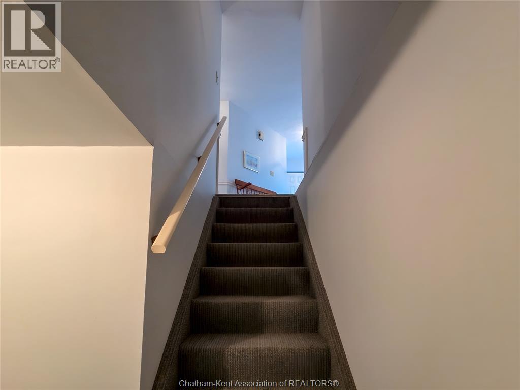21 Earl DRIVE - 40