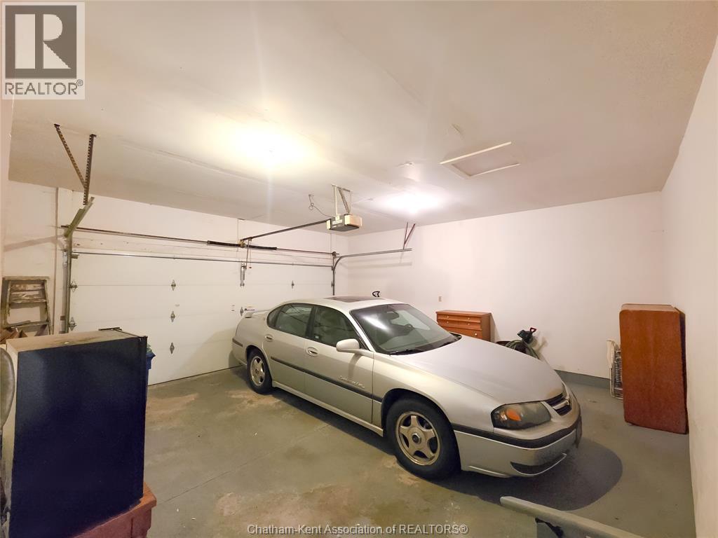 21 Earl DRIVE - 46