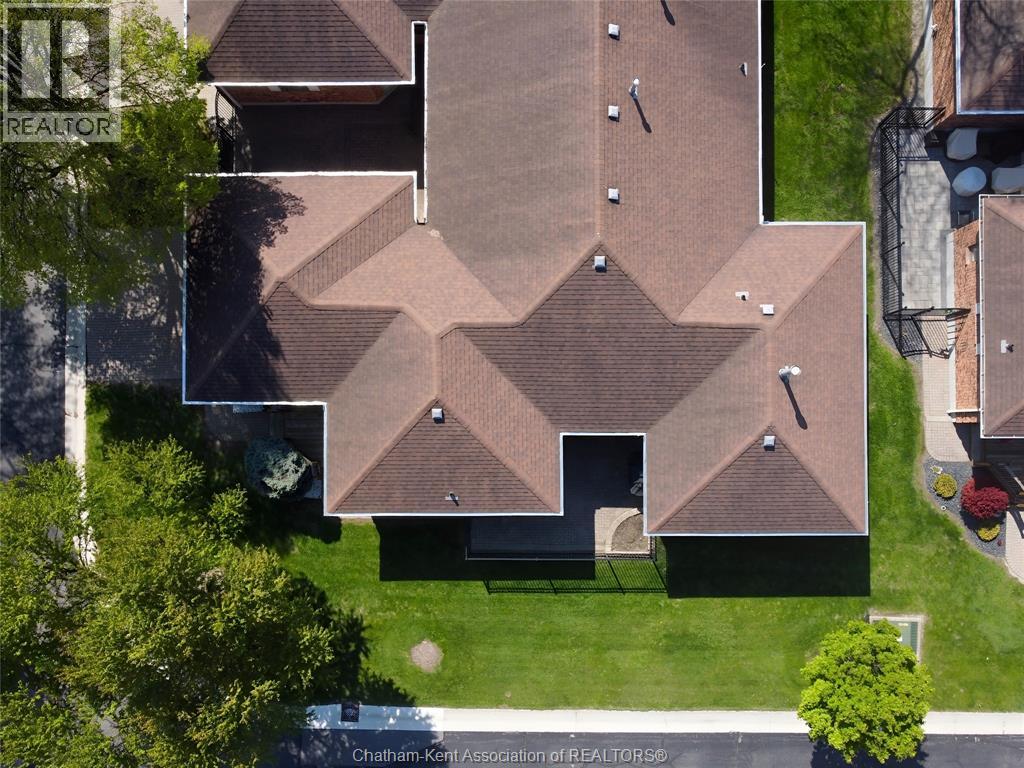21 Earl DRIVE - 49