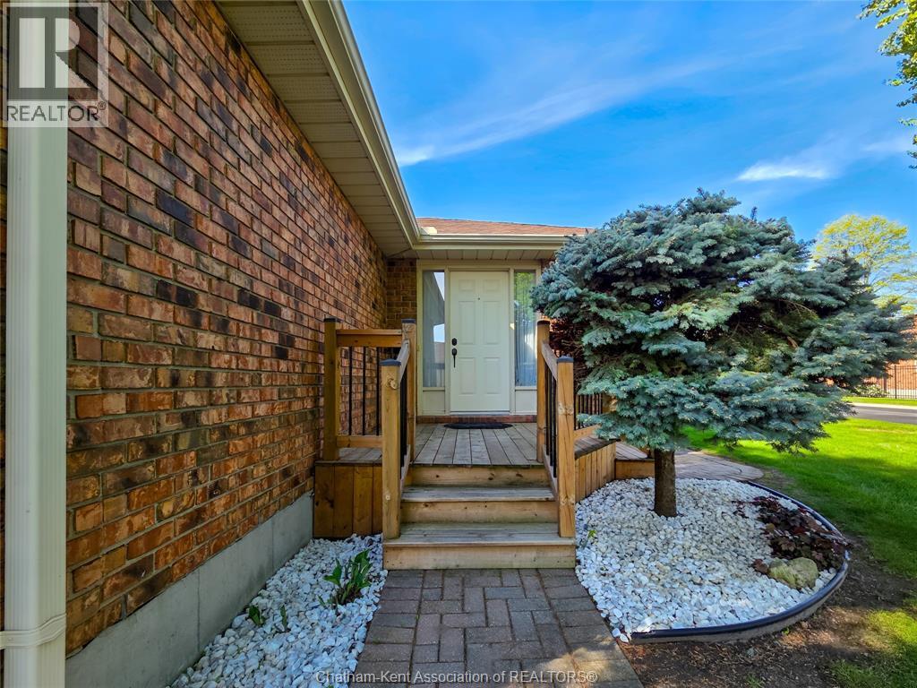 21 Earl DRIVE - 5