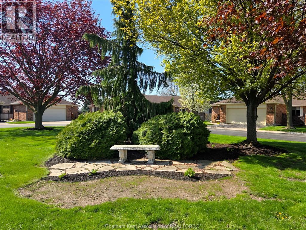 21 Earl DRIVE - 6