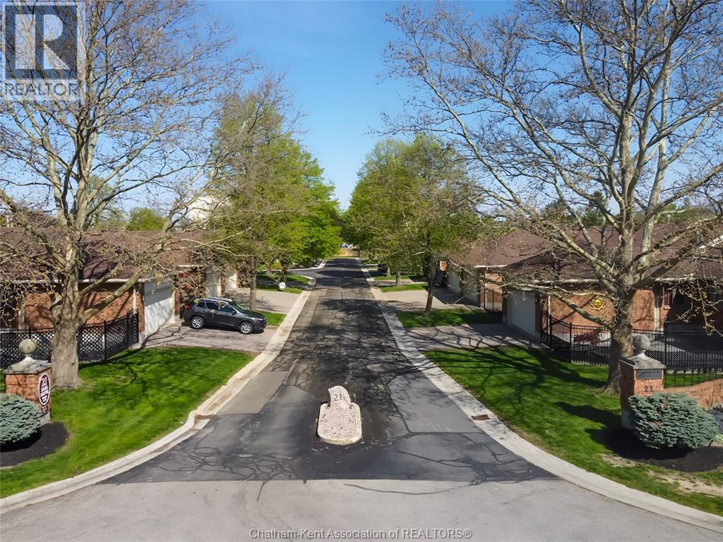 21 Earl DRIVE - 9