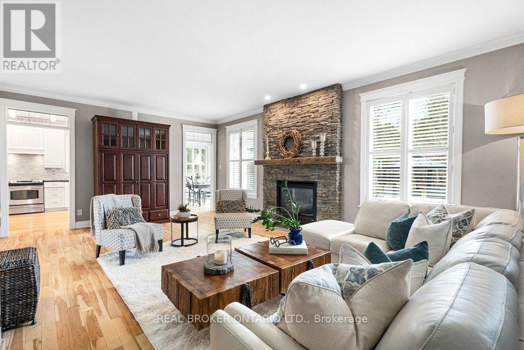 32 FELDSPAR CRESCENT - 12