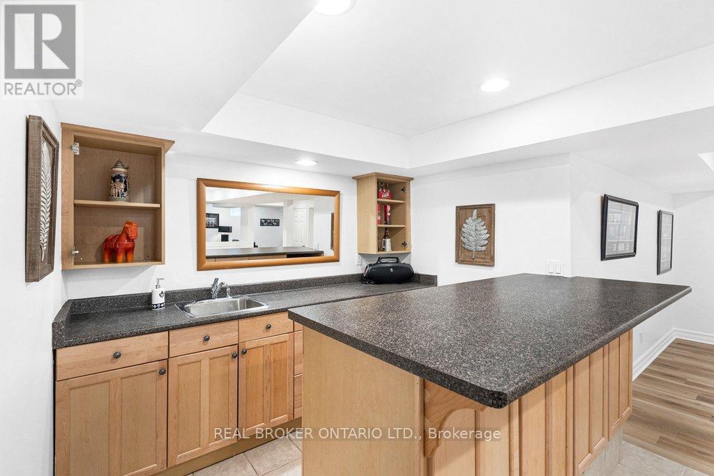 32 FELDSPAR CRESCENT - 38
