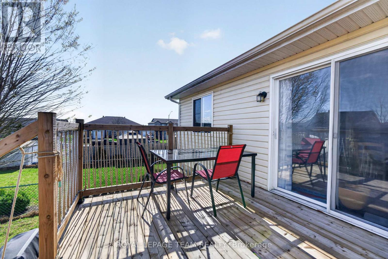 106 HEMLOCK CRESCENT - 31