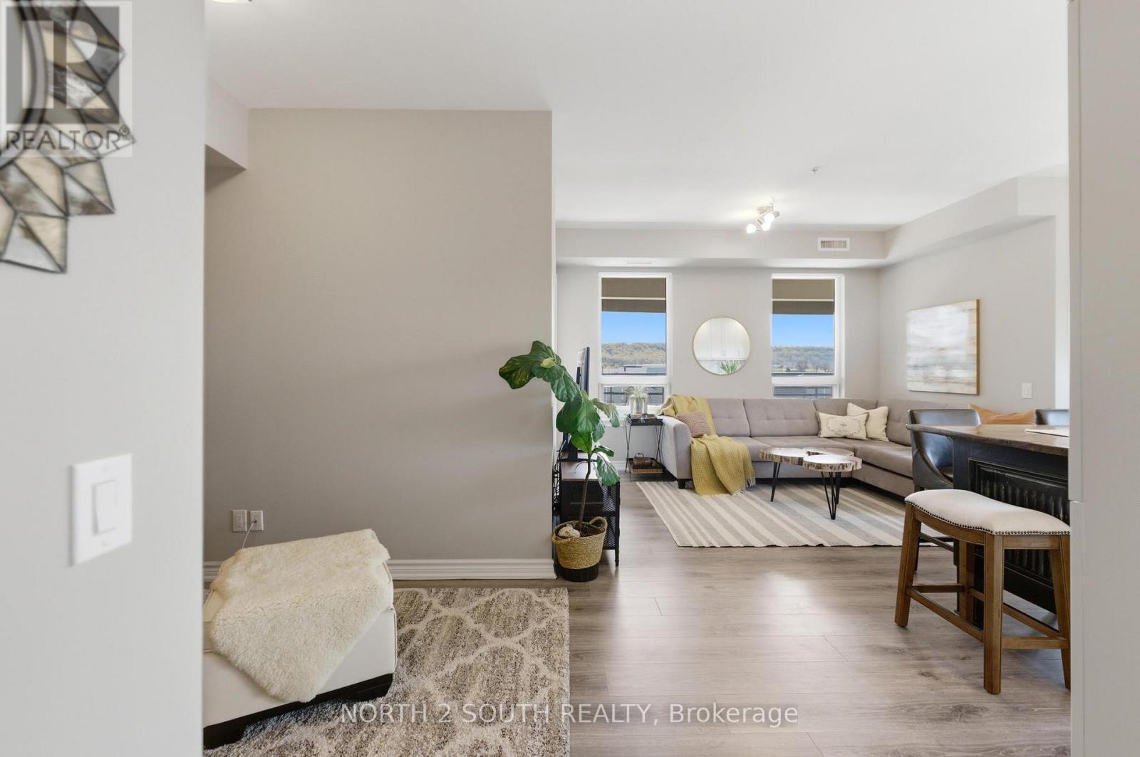 #408 40 ESPLANADE LANE - 10