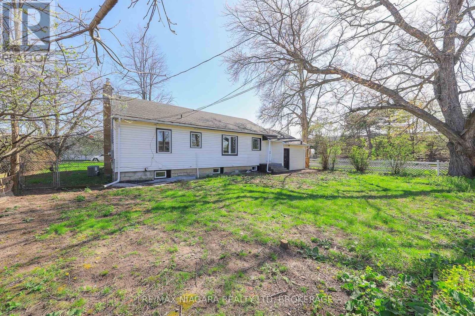 5 MEADOWVALE DRIVE - 28