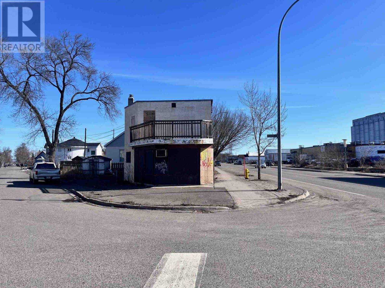 593 Syndicate AVE S - 2