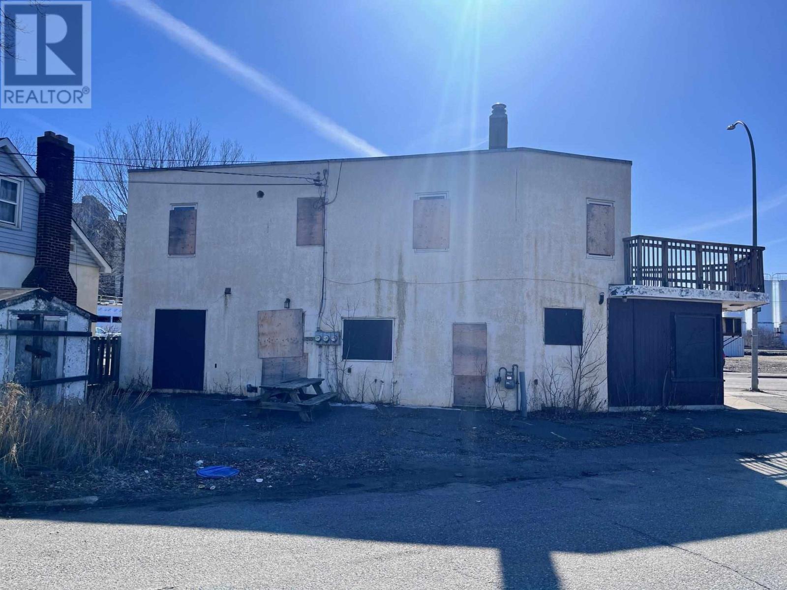 593 Syndicate AVE S - 4