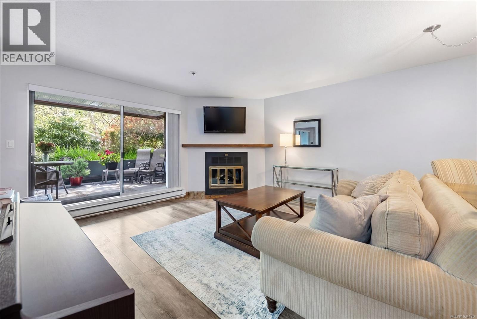 #107 420 Parry St - 4