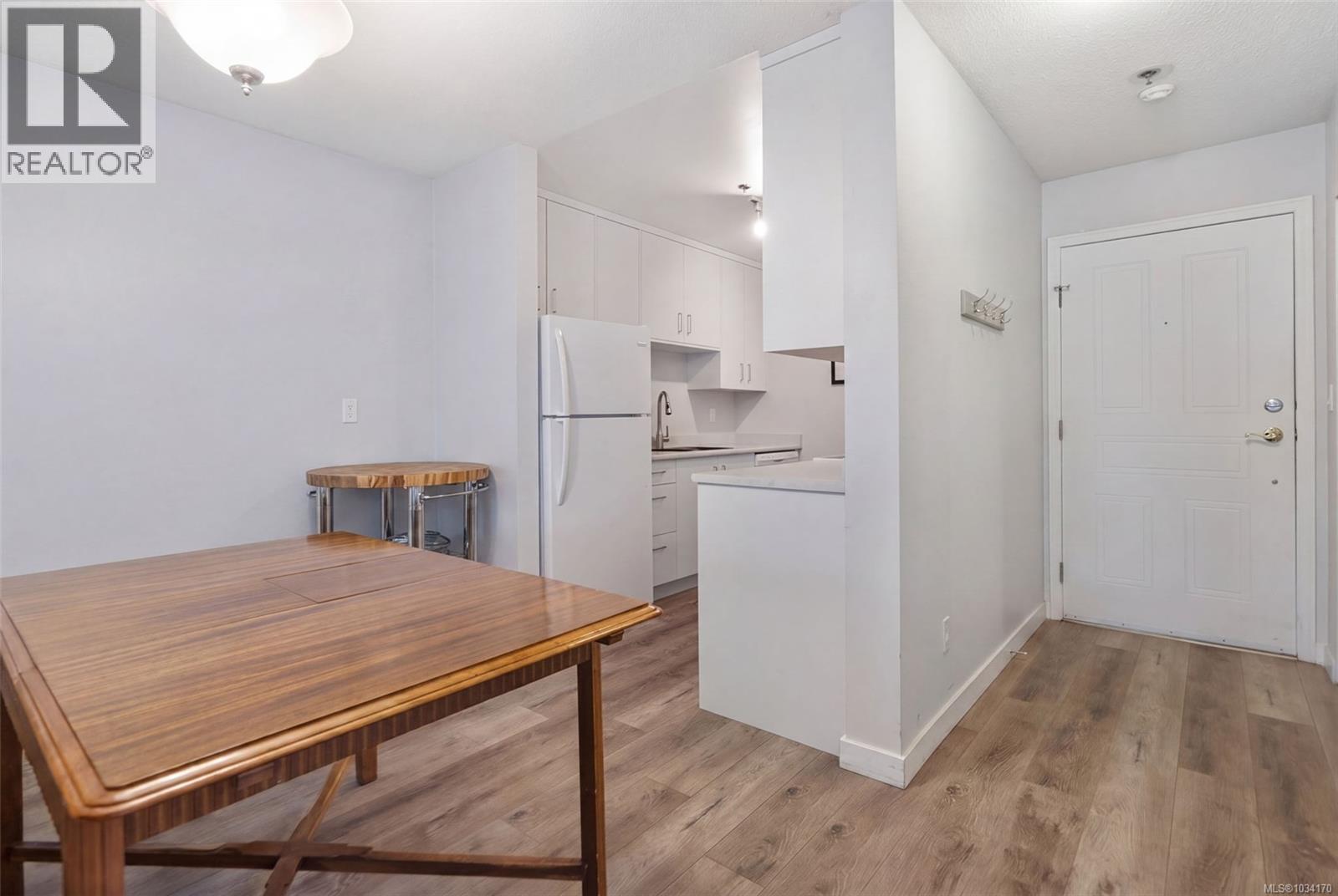 #107 420 Parry St - 8