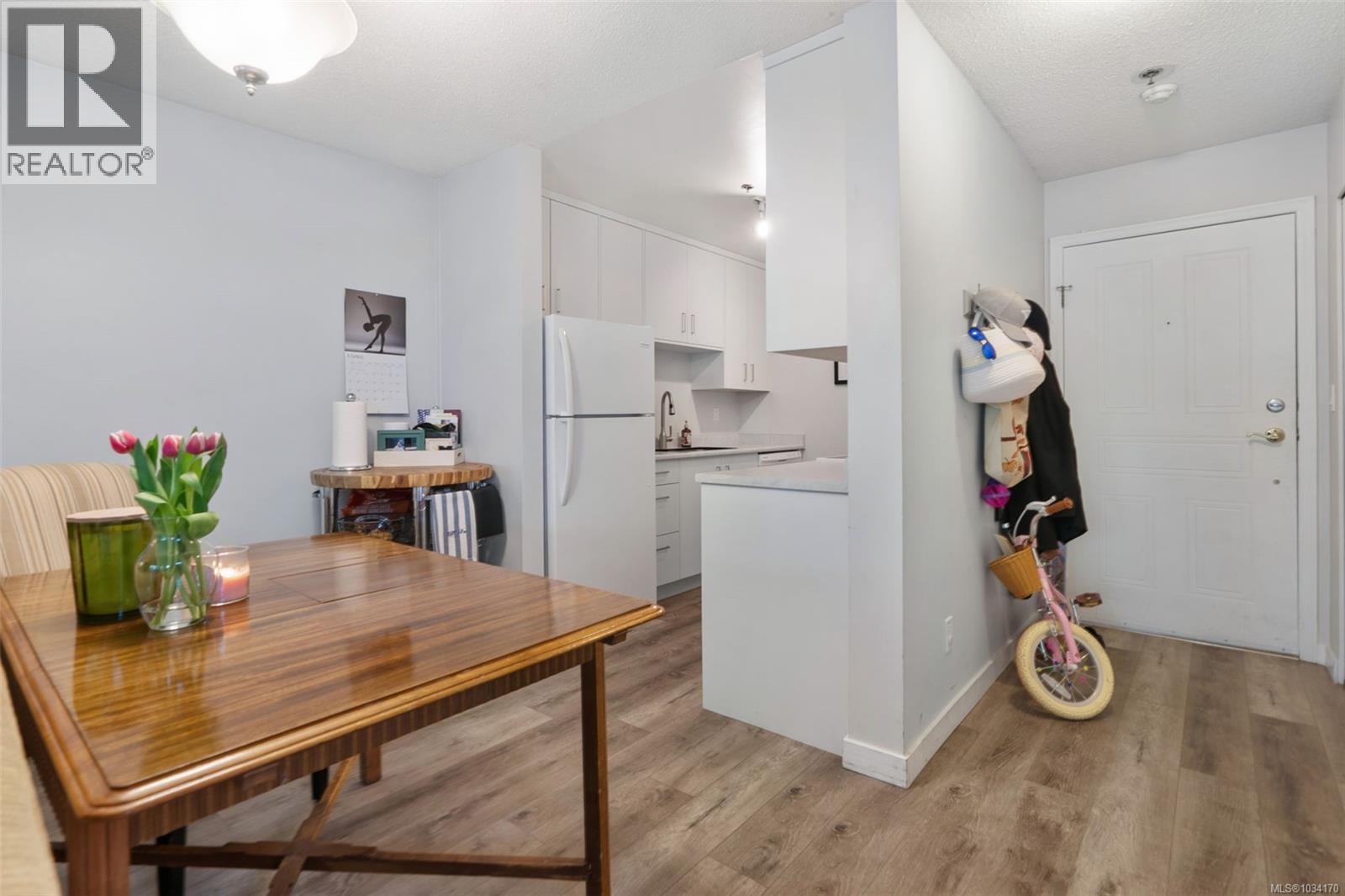 #107 420 Parry St - 9