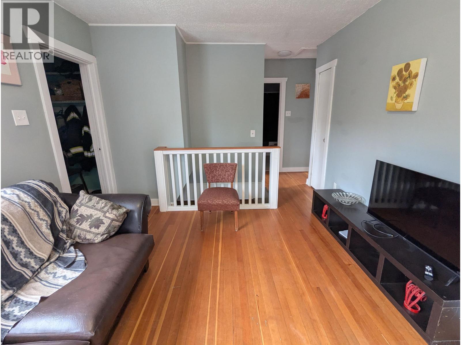 7074 KROEKER Road, Smithers