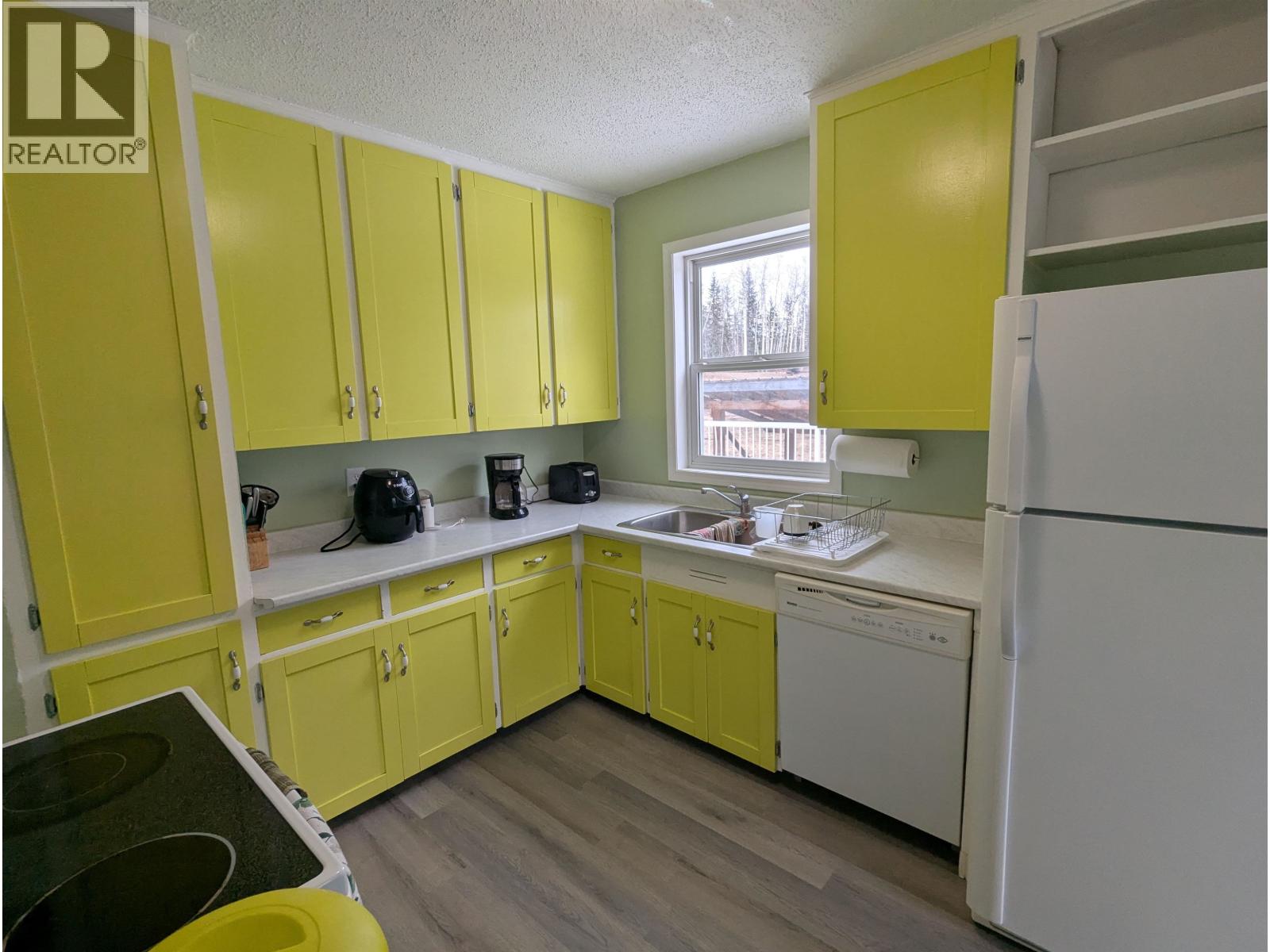 7074 KROEKER Road, Smithers