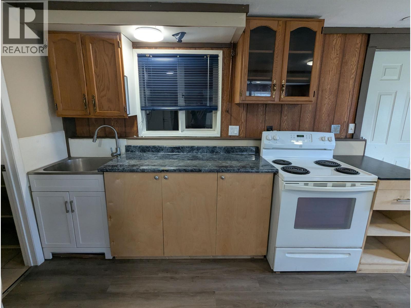 7074 KROEKER Road, Smithers