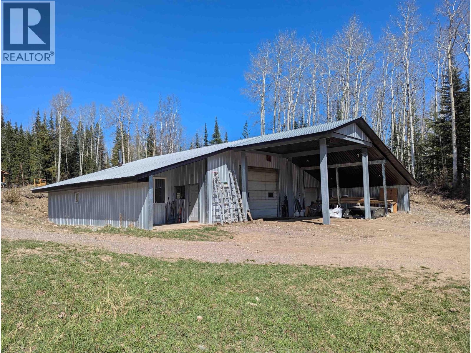 7074 KROEKER Road, Smithers