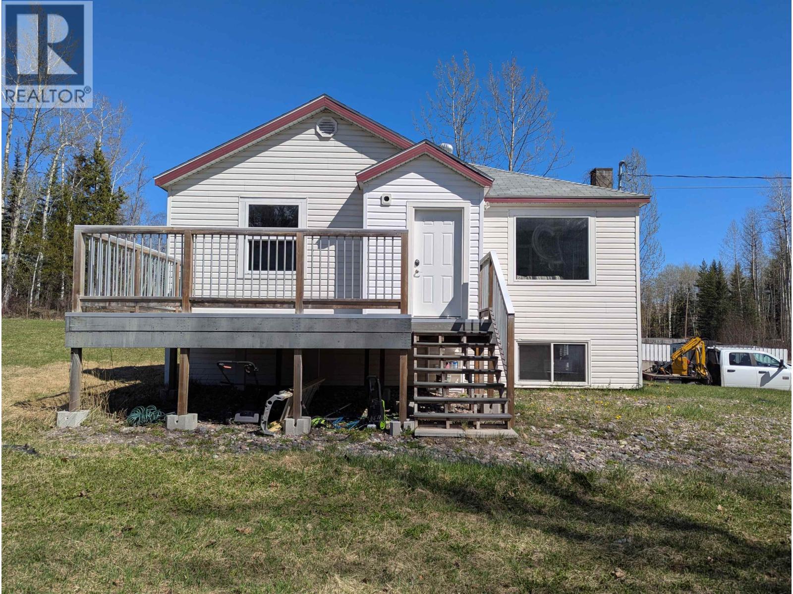 7074 KROEKER Road, Smithers