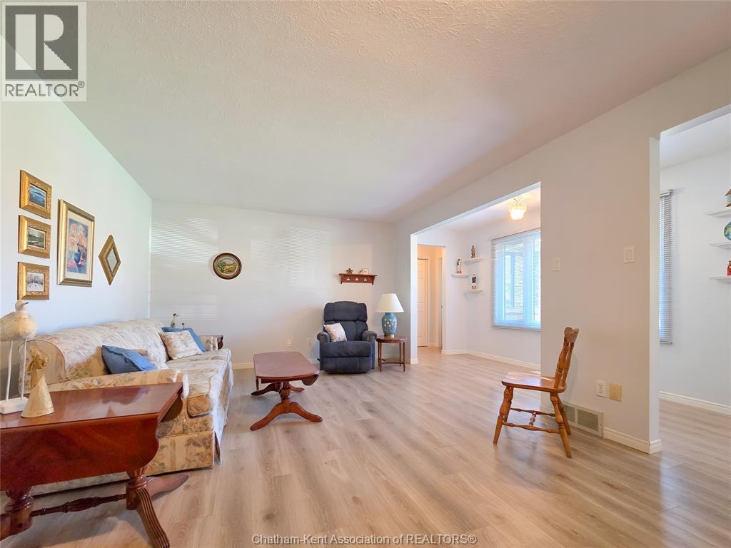 21 Earl DRIVE - 12