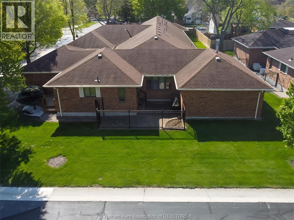 21 Earl DRIVE - 50