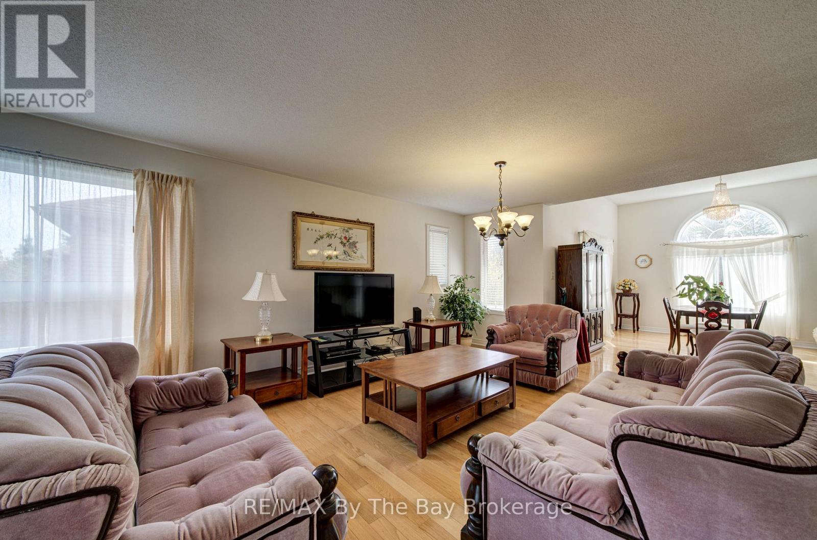 420 RAMBLEWOOD DRIVE - 10