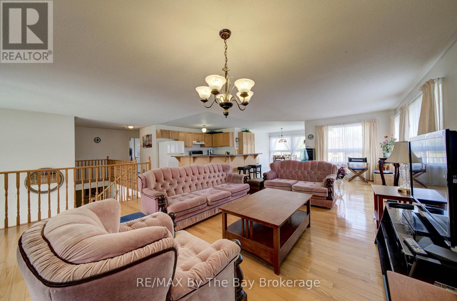 420 RAMBLEWOOD DRIVE - 11