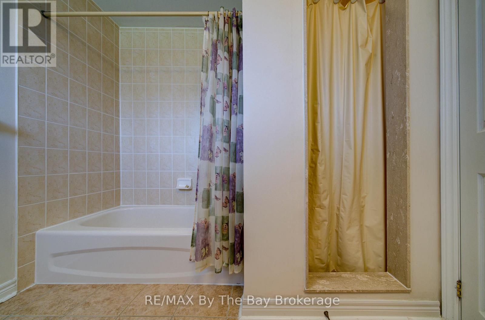 420 RAMBLEWOOD DRIVE - 25