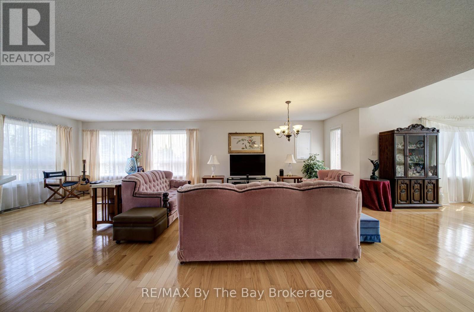 420 RAMBLEWOOD DRIVE - 6