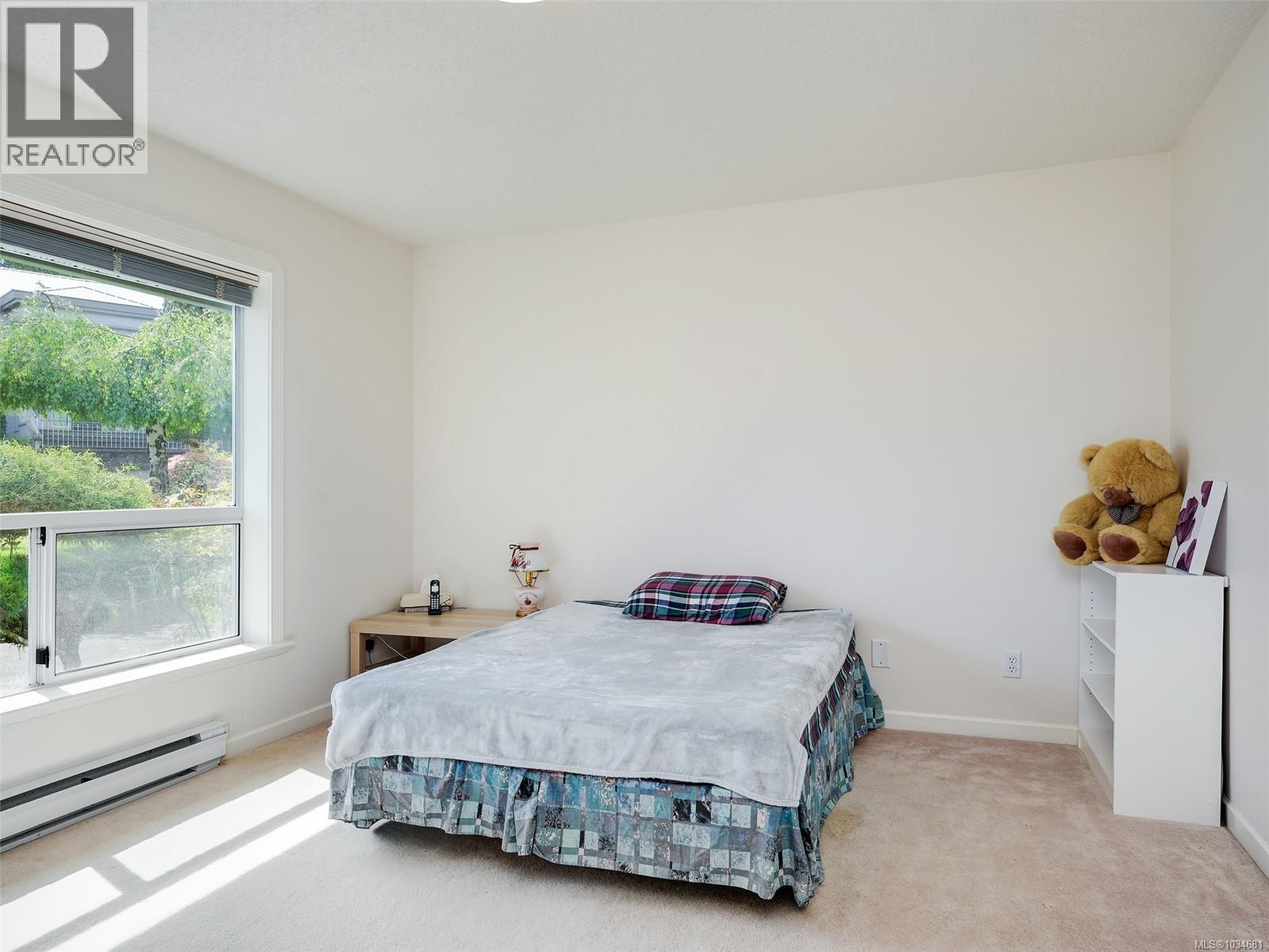  772 Wesley Court, Saanich