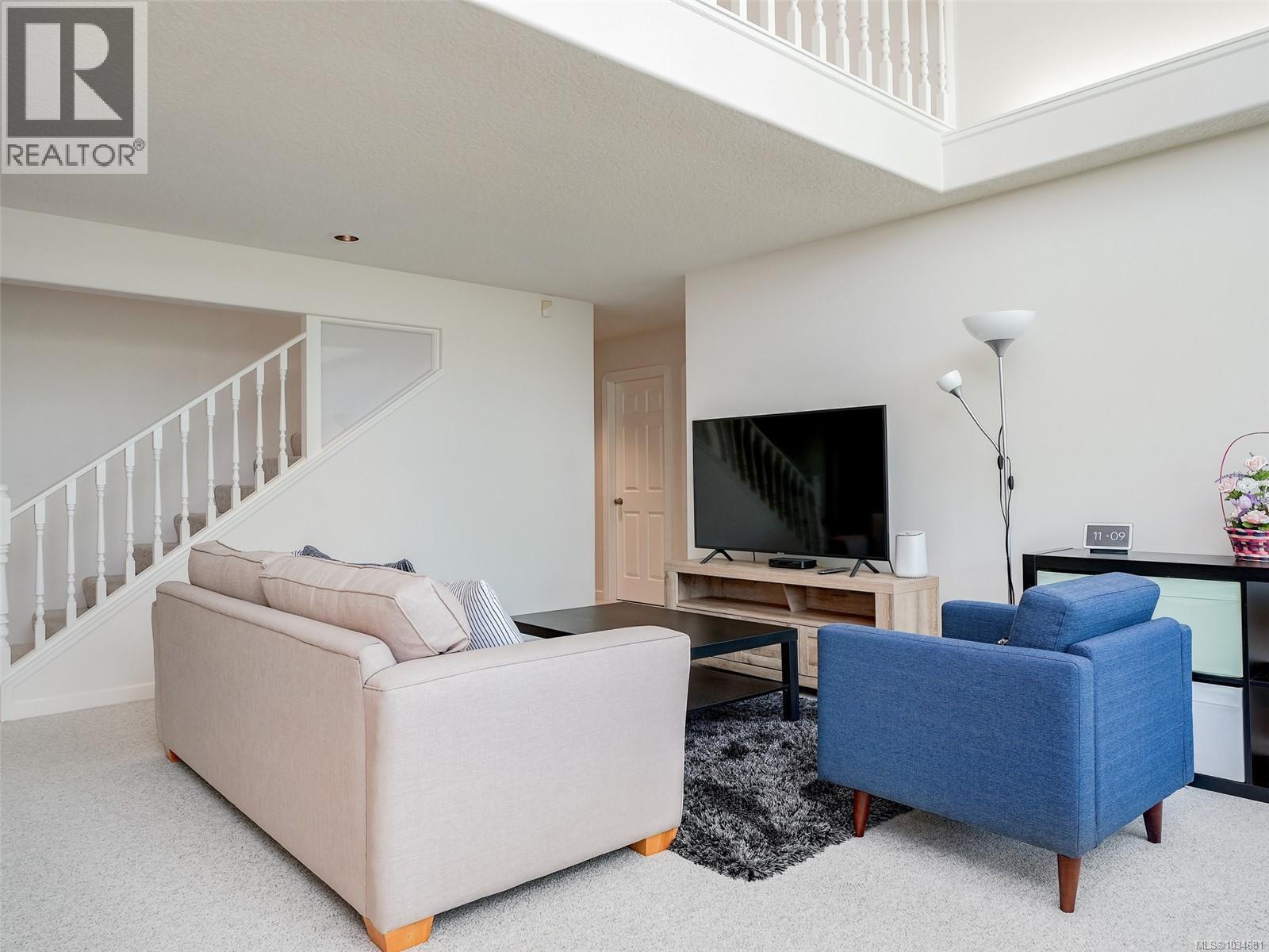  772 Wesley Court, Saanich