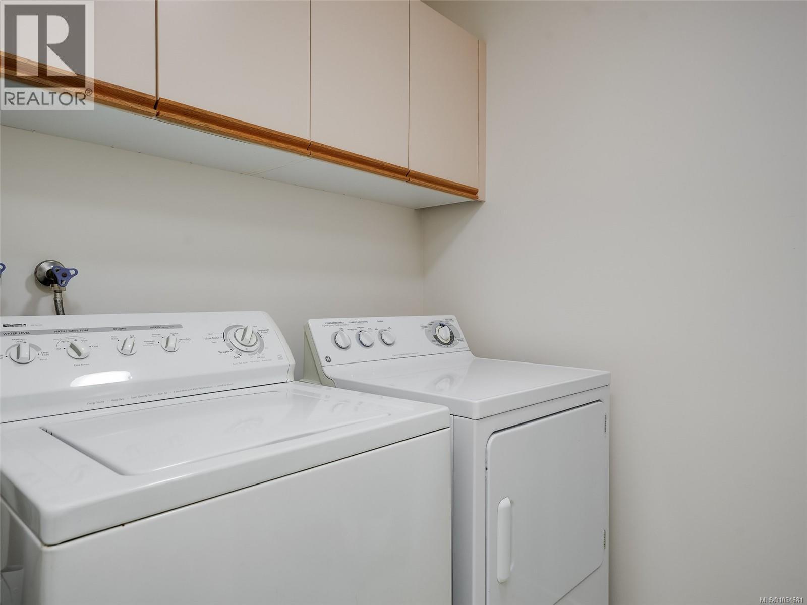  772 Wesley Court, Saanich