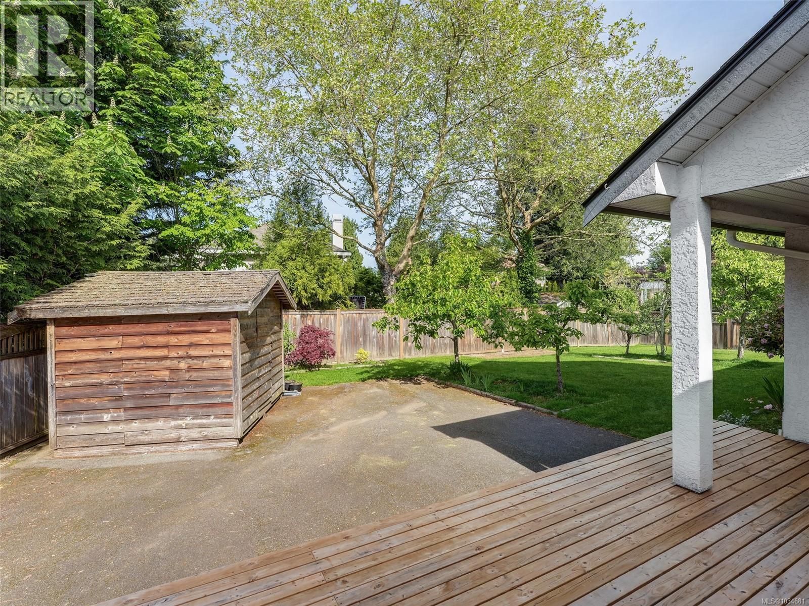  772 Wesley Court, Saanich