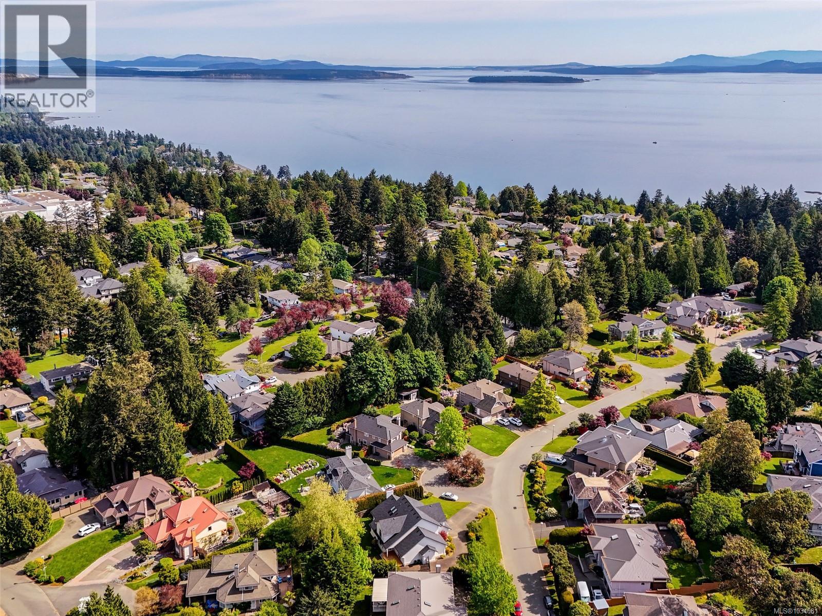  772 Wesley Court, Saanich