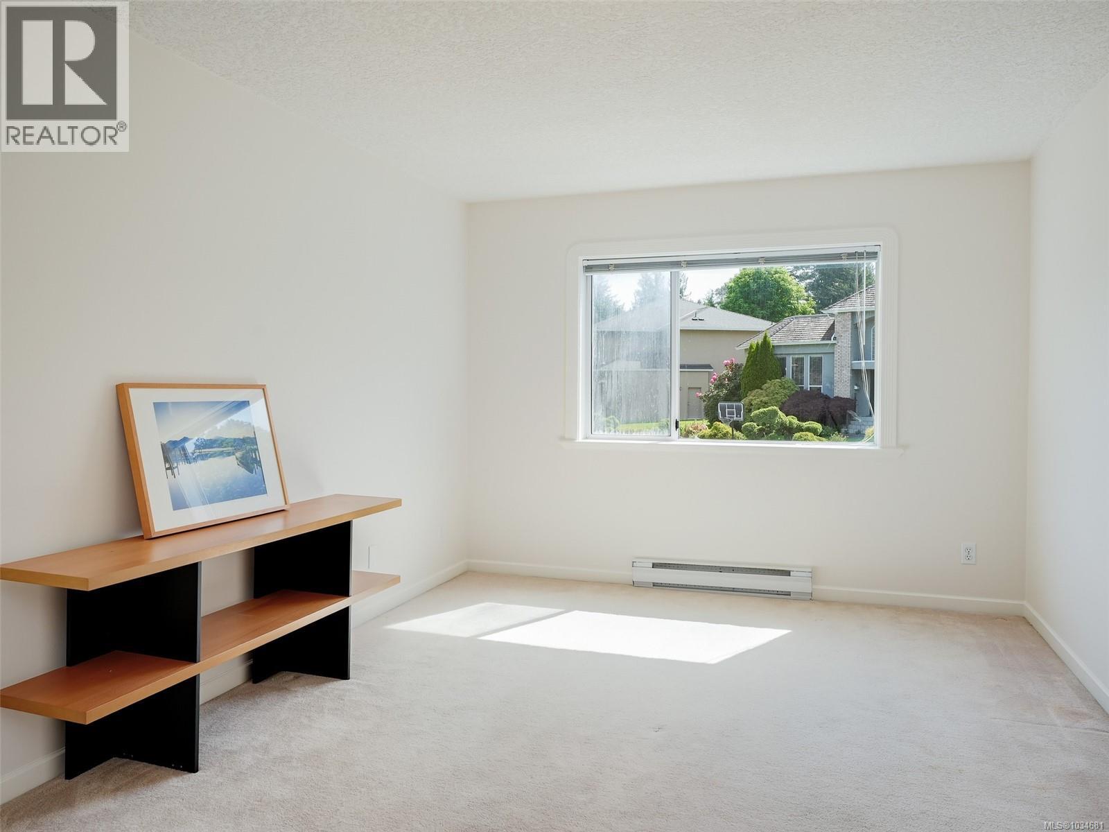  772 Wesley Court, Saanich
