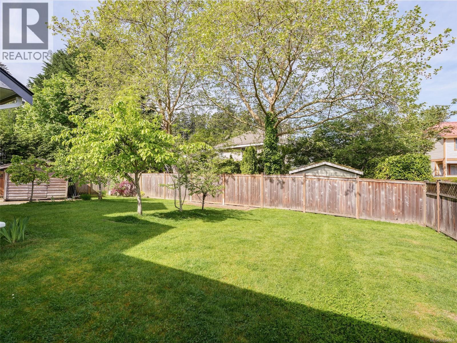  772 Wesley Court, Saanich